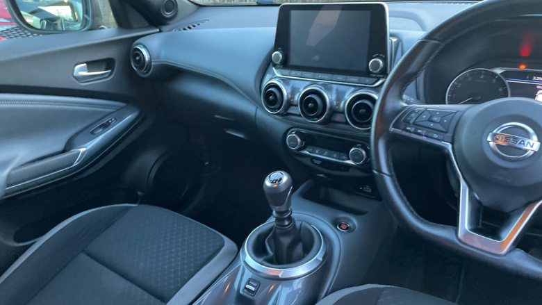 Nissan Juke 1.0 DiG-T 114 N-Connecta 5dr Petrol Hatchback